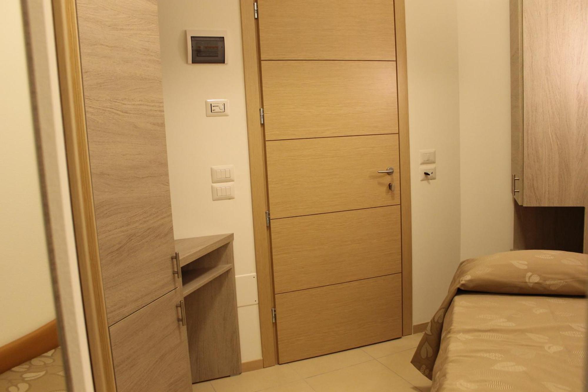 Hotel Villa Enea Cattolica Bilik gambar