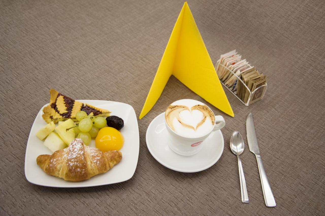 Hotel Villa Enea Cattolica Luaran gambar